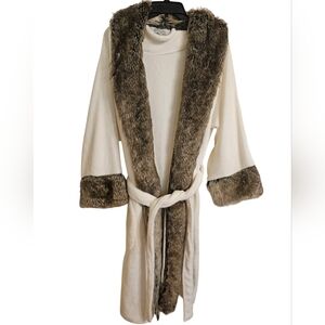 Elegant Home Plush Cream Robe with Faux Fur Trim Sz L / XL New